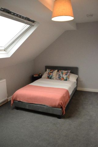 5 bedroom house to rent - Photo 2