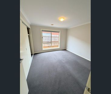 Perfect Family Home – Freshly Updated & Ideally Located - Photo 3