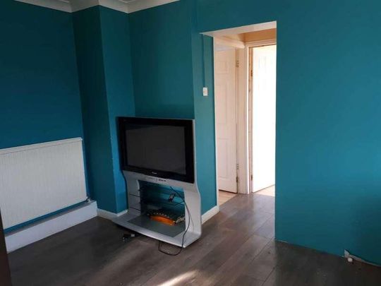 Alderton Crescent, Moor Allerton Leeds, LS17 - Photo 1