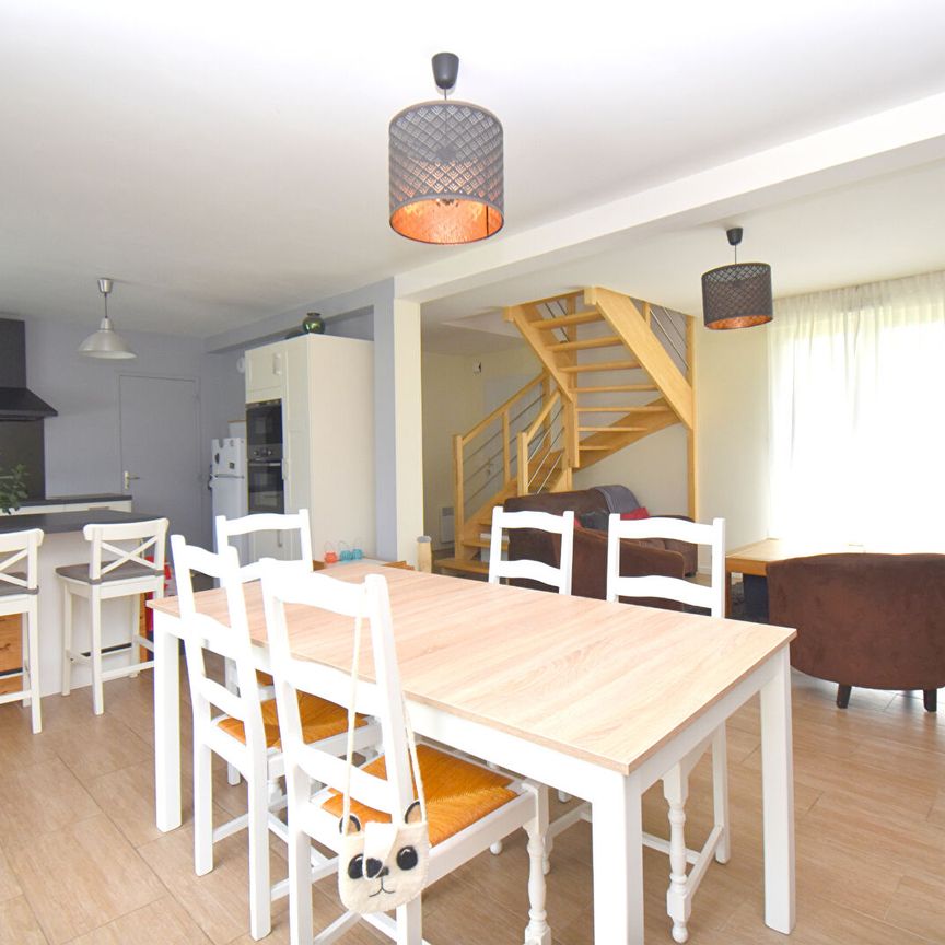 Location Maison 5 pièces 77m² - Photo 1