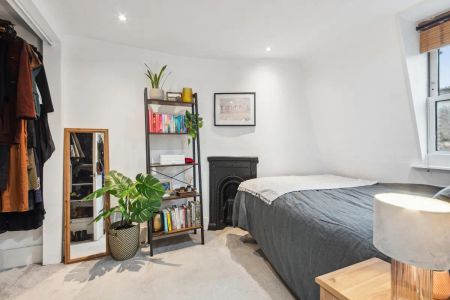 1 bedroom flat in Kensington - Photo 3