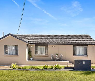 Beautifully Refreshed 3 Bedroom Home - Photo 5