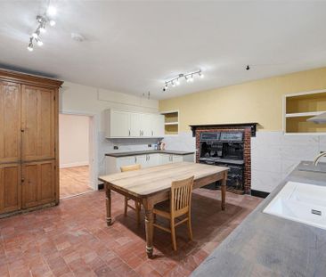 6 bedroom terraced house to rent - Photo 2