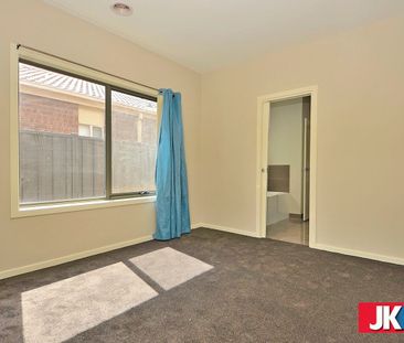 Absolutely Stunning Home! - Photo 3