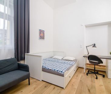 Zařízené studio k pronájmu v atraktivní lokalitě Praha 2 – Nové Město - Photo 6