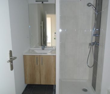 Location Appartement 2 pièces 41m² ROYAN 17200 - Photo 3