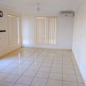 Spacious & Convenient: Your Ideal Home - Photo 2