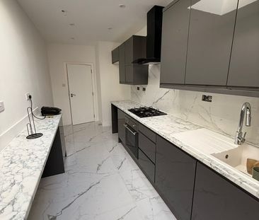 Room in a Shared House, Westway, W12 - Photo 5