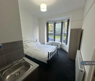 1 bedroom in a house share to rent - Photo 4
