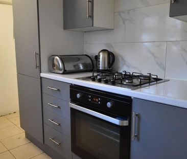 3 bedroom terraced house to rent - Photo 6