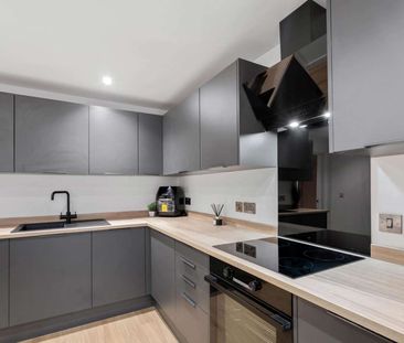 🌟 Modern 5-Bed Professional House Share – Stylish Living in Birmingham B36 Room 1 - Photo 6