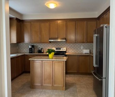 Detached Home For Lease | W9237250 - Photo 6