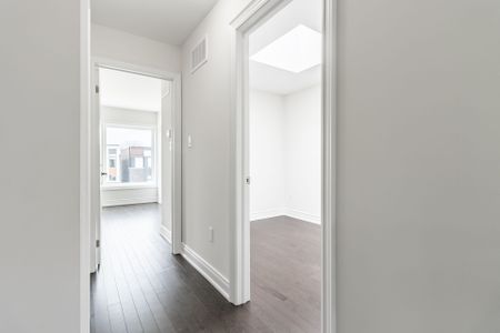 For Lease - 3 Wild Rose Gardens Unit# UPPER, Toronto, Ontario - Photo 3