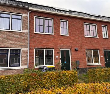 Leuk gelegen tussenwoning met 3 slaapkamers. - Foto 1