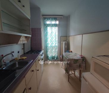 Uránváros, Baranya, 7633, Pécs - Fotó 1