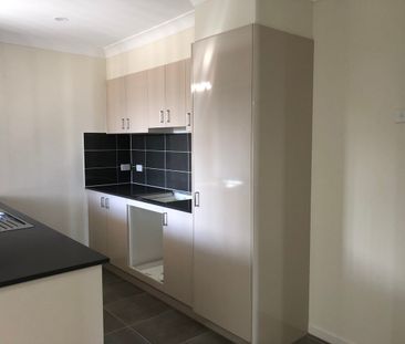 3 bed dualoc property - Photo 4