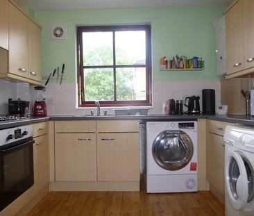 2 bedroom flat to rent - Photo 4