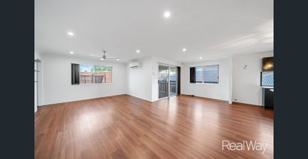 Contemporary 5 Bedroom Home with Dual Kitchens and Outdoor Entertaining with BBQ - Photo 2