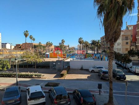 Luminoso piso en alquiler temporal en El Cabanyal, a pocos pasos del mar - Foto 3