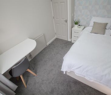 5 bedroom terraced house to rent - Photo 4