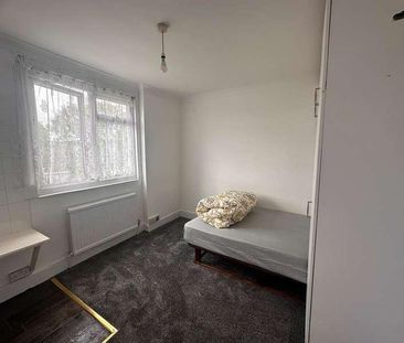 Eastcote Lane, Harrow, HA2 - Photo 1