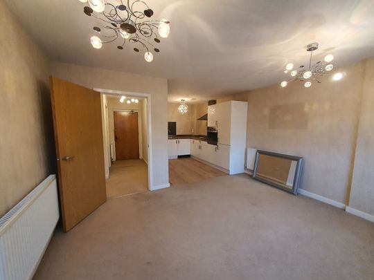 3 Bed Maisonette, Blue Moon Way, M14 - Photo 1