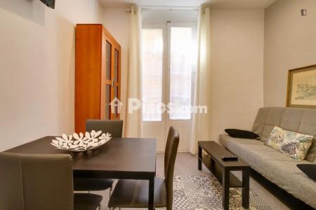 Piso en alquiler en Ciutat Vella - Photo 2
