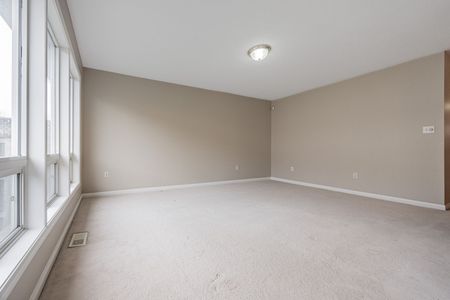 For Lease - 744 Edwards Avenue, Milton, Ontario - Photo 3