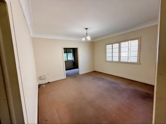 4 bed 1 bath - Photo 1