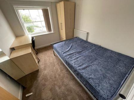 10 bedroom flat to rent - Photo 4