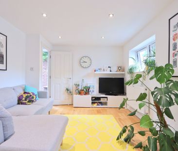 2 Bedroom Home – Professional Let - Photo 2
