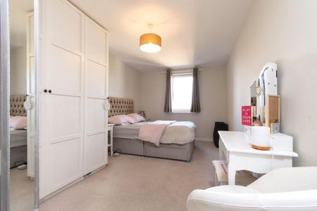 2 Bed Flat, Hallam Court, CR0 - Photo 3
