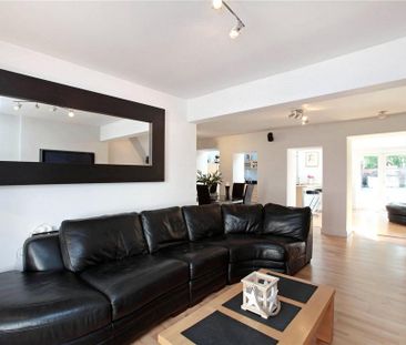 4 bedroom detached house to rent - Photo 1