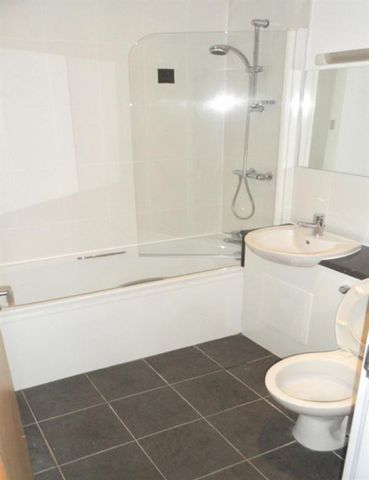 2 Bedroom Apartment To Let - Photo 4