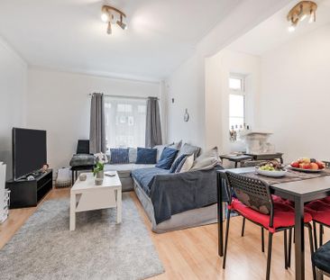 3 bedroom flat to rent - Photo 3