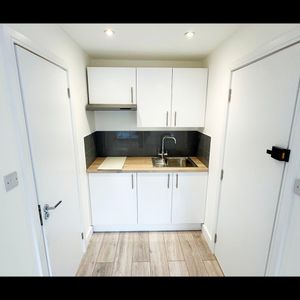Studio Flat, Edmeston Close, E9 - Photo 3