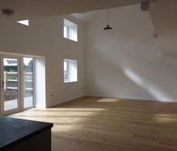 3 bedroom barn conversion to rent - Photo 1