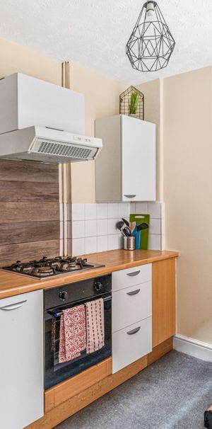 FANTASTIC LOCATION Room five - Photo 1