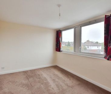 2 bedroom Flat To Let - Photo 5