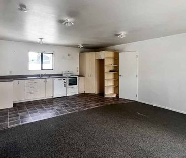 WEST END- 3 BEDROOMS - Photo 1