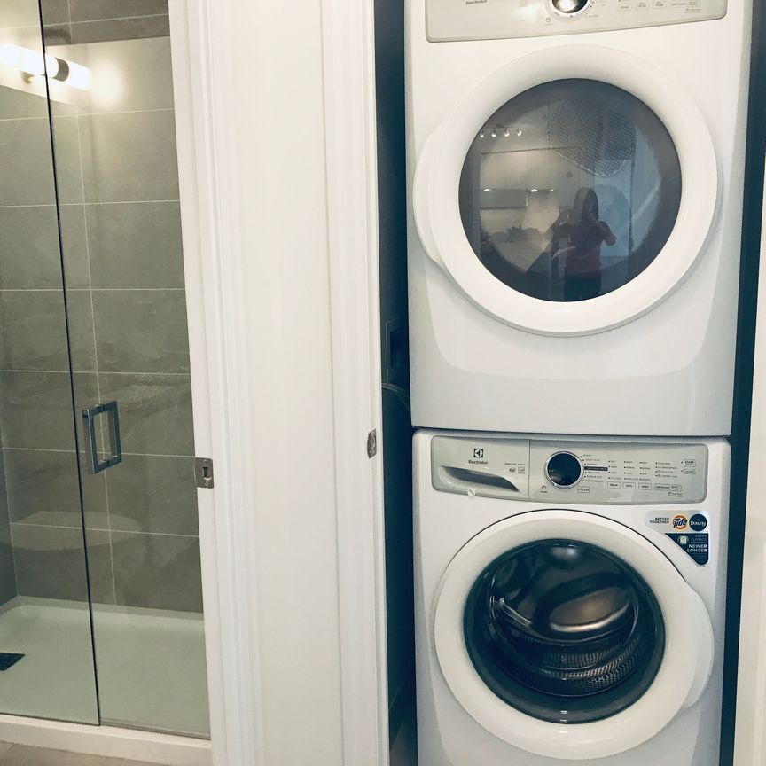 For Lease - 36 Elm Drive Unit# 1010, Mississauga, Ontario - Photo 1