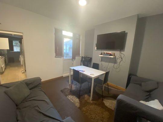 Lois Avenue, Nottingham - Photo 1