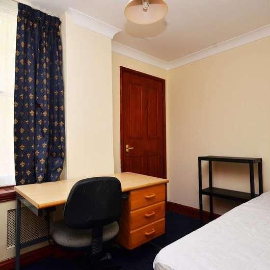 Penywern Road, Earls Court, SW5 - Photo 1