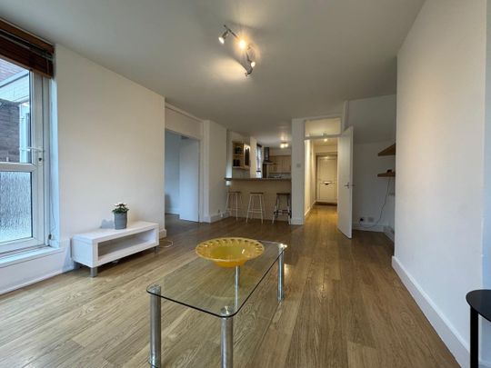 2 Bed Flat, Guildford Road, SW8 - Photo 1