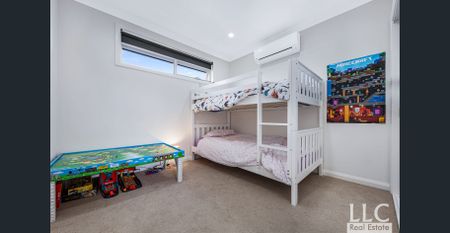 Stylish Modern Home in Brentwood Secondary Zone - Photo 2