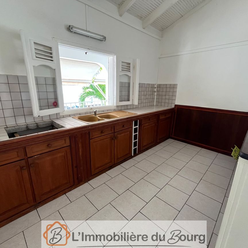 Location Appartement 3 pièces 82m² STE ROSE 97115 - Photo 1
