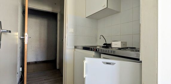 Location Appartement 1 pièce 16m² - Photo 2