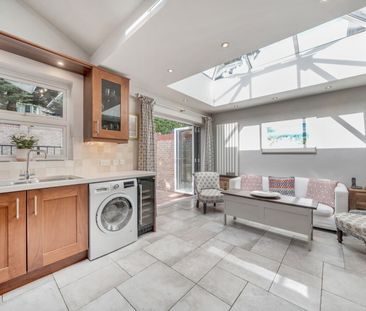 Tamerton Square, Woking, Surrey, GU22 - Photo 5