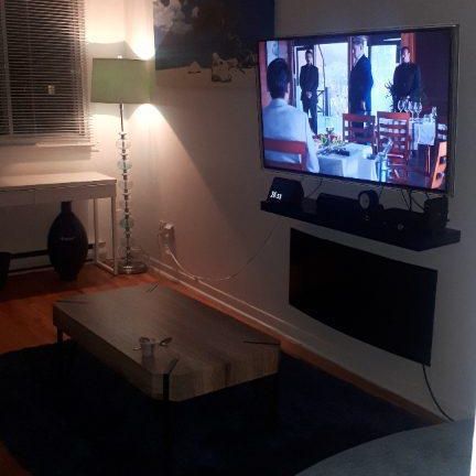 APPARTEMENT 4-1/2 - 2 CHAMBRES - INTERNET/CABLE/STATIONNEMENT - Photo 1
