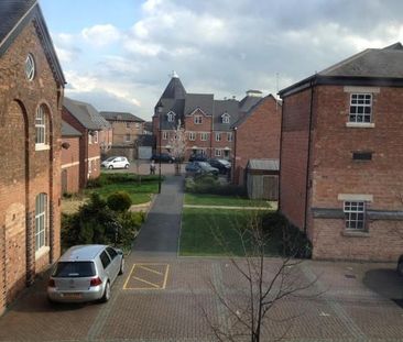 2 bedroom mews to rent - Photo 6